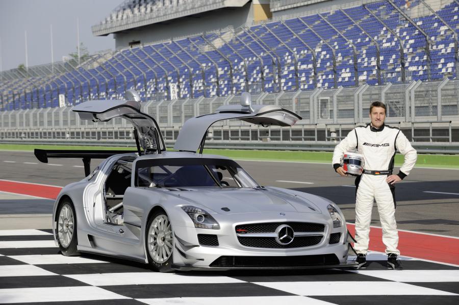  Mercedes-Benz SLS AMG GT3 2011 года  (фото 16 из 38)